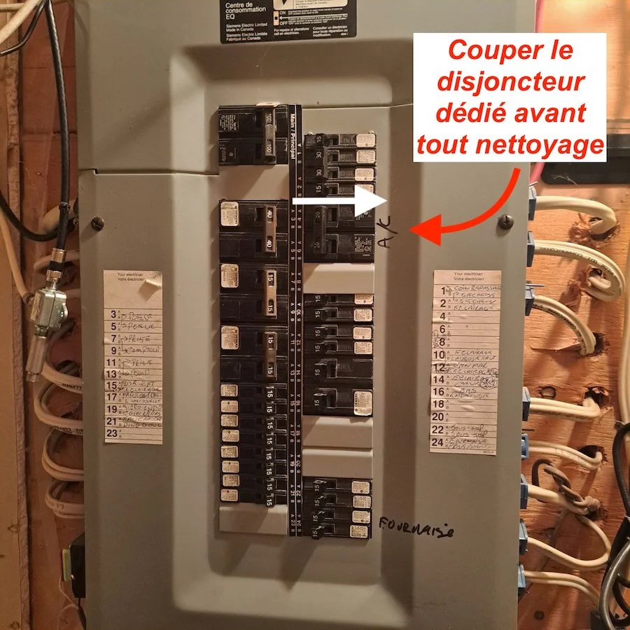 Mesure de sécurité primordiale : couper le disjoncteur dédié avant tout nettoyage